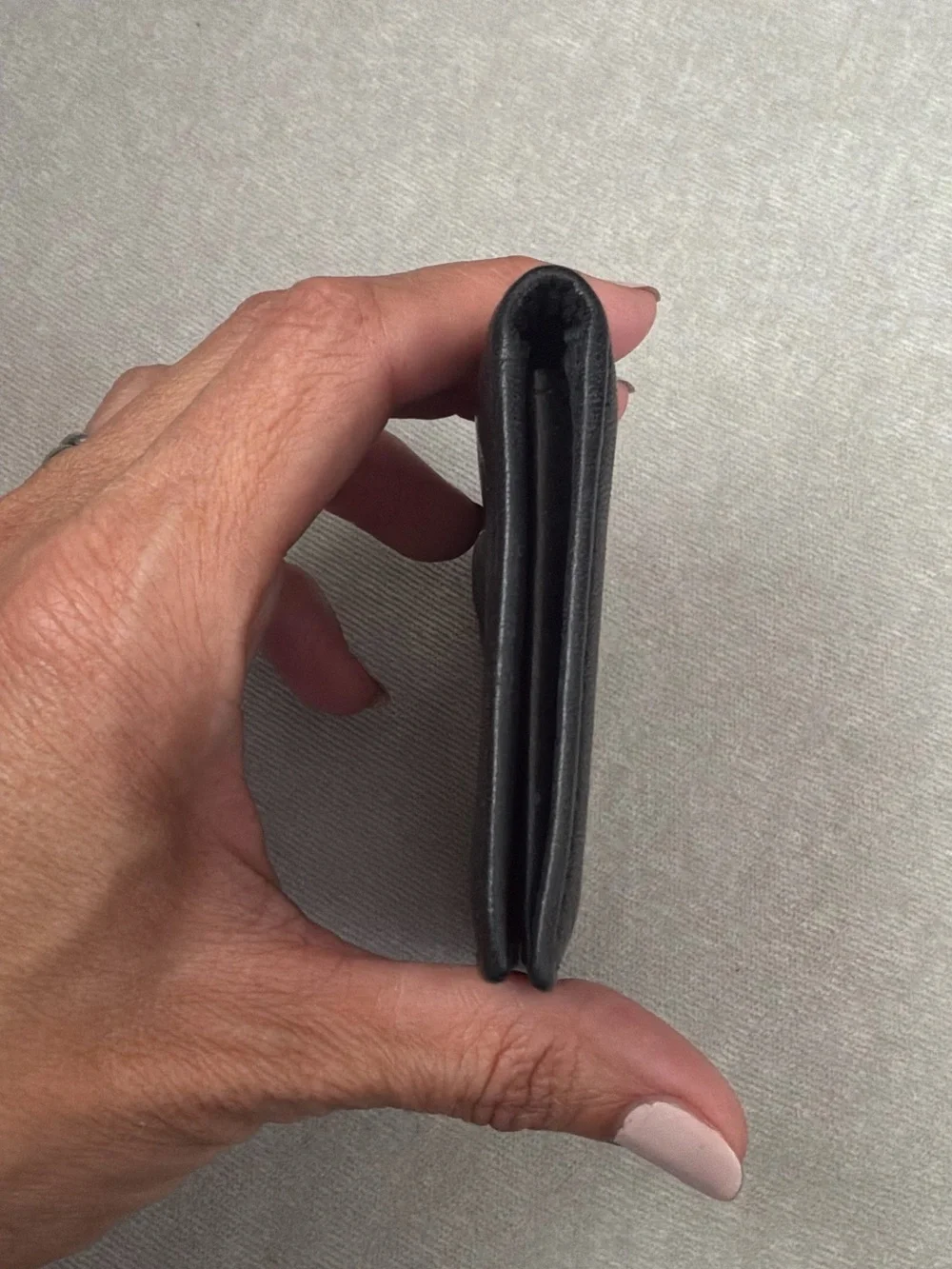 Tumi Black Leather Thin Bifold Credit Card Holder